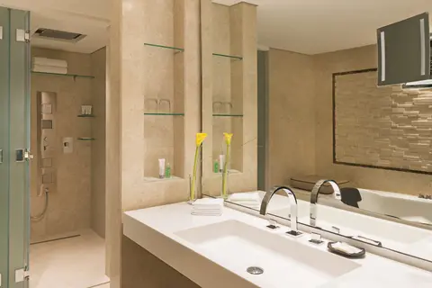 Le Méridien Dubai Hotel & Conference Centre in Dubai — foto 10
