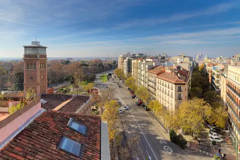 H10 Puerta de Alcalá in Madrid — foto 12
