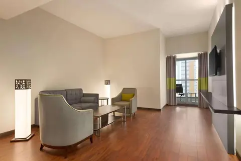 Howard Johnson Plaza By Wyndham Dubai in ديرة — foto 12