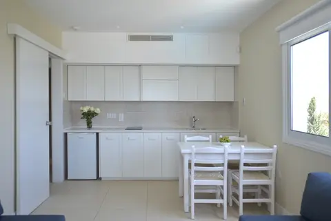 Sunrise Gardens Hotel in Παραλίμνι — foto 18
