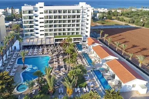 Bohemian Gardens Hotel in Παραλίμνι — foto 6
