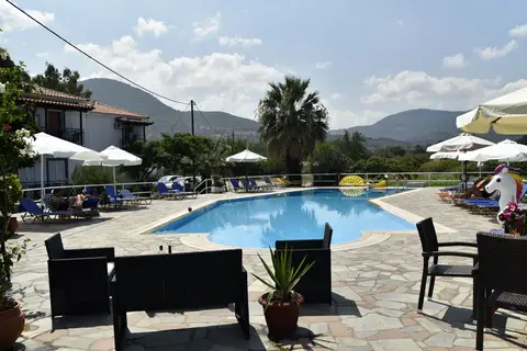 Anna Maria Apartments in Πέτρα — foto 9