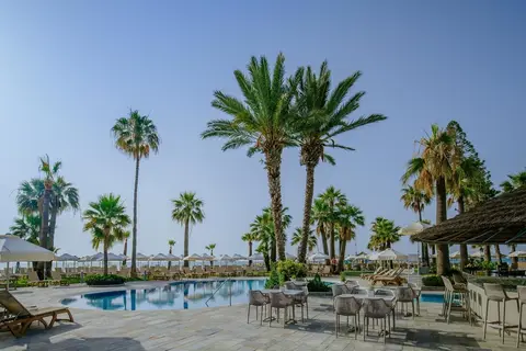 The Golden Bay Beach Hotel in Larnaca — foto 24
