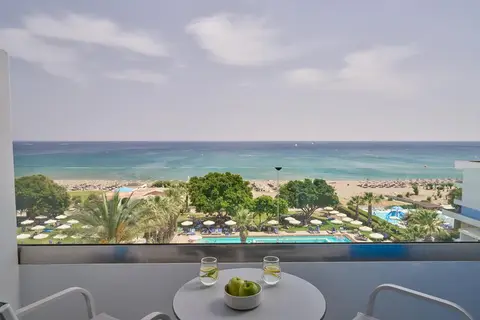 Blue Sea Beach Resort in Φαληράκι — foto 9