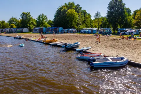 Vakantiepark Bergumermeer in Suameer — foto 12