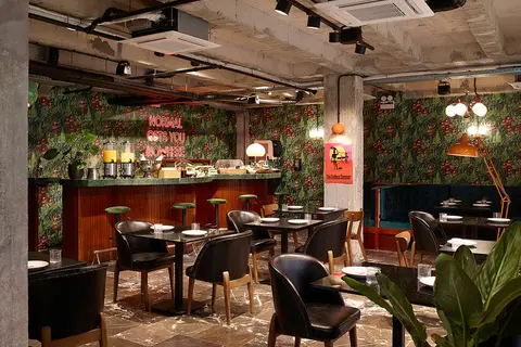 Max Brown Downtown in Athene — foto 6