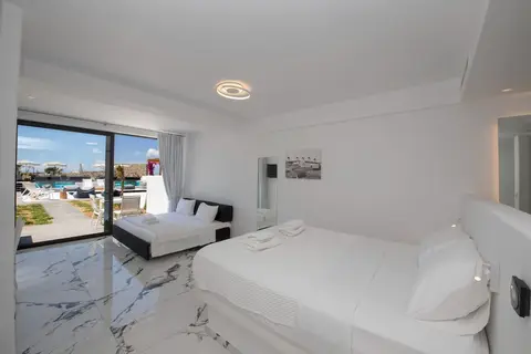 Bianco A Nero in Πλιντρί — foto 9