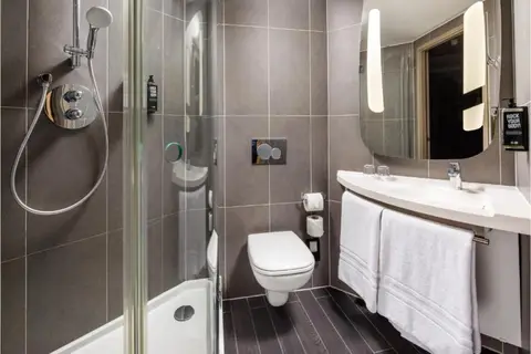 ibis London Canning Town in Londen — foto 12