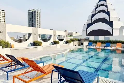 The Quarter Saphankhwai by Uhg in Bangkok