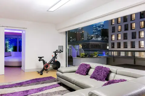 Yotel New York Times Square in New York — foto 13