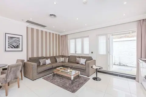 Ashburn Court Apartments in Londen — foto 29