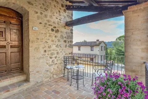 Agriturismo Borgo Pulciano in Montone — foto 5