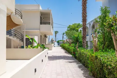 Atma Beach Room & Suites in Φαληράκι — foto 10