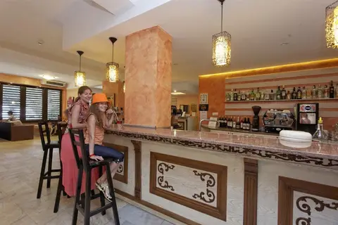 Hotel Preslav in СПА център Ривиера Бийч — foto 7