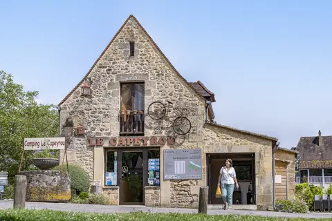 Camping Le Capeyrou in Beynac-et-Cazenac — foto 33