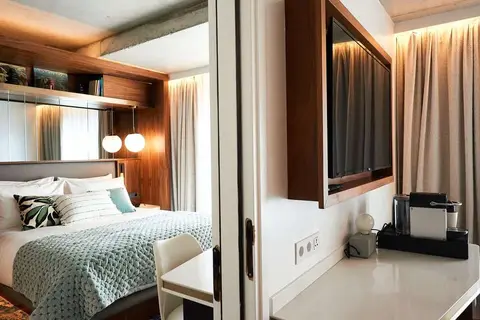 Card Hotel in Parijs, foto 4