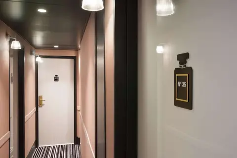 Hotel Pastel Paris in Parijs — foto 26