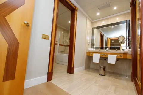 Hotel Oca Puerta del Camino in Santiago De Compostela — foto 7