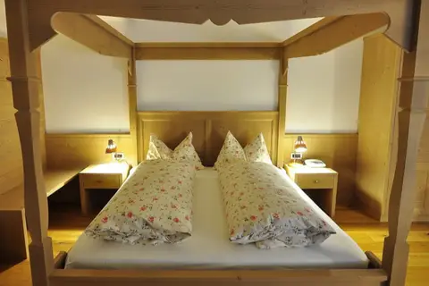 Hotel Monte Paraccia in Mareo - Marebbe - Enneberg — foto 2