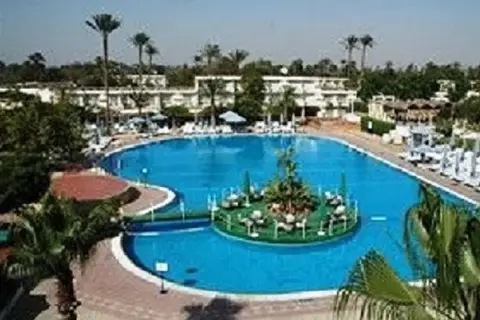JAZ Pyramids Resort in كفرة نصار — foto 6