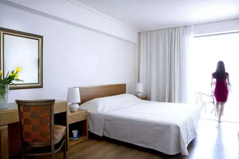 Amarilia Hotel in Βουλιαγμένη — foto 4