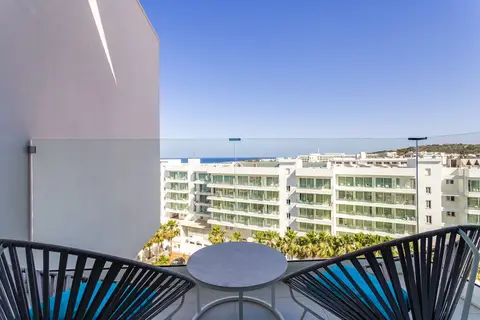 Flamingo Paradise Beach Hotel in Παραλίμνι — foto 13
