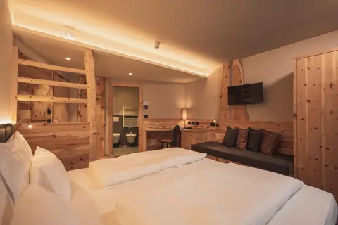 Hotel Monroc in Commezzadura — foto 8