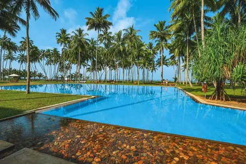 The Blue Water Hotel in Wadduwa
