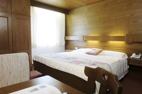 Sporthotel Enrosadira in Campitello di Fassa — foto 9