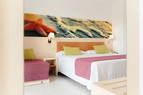 Moon Dreams Coral Beach Hotel in Santa Eulària des Riu — foto 11