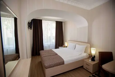 Rustaveli Palace in Tbilisi — foto 16