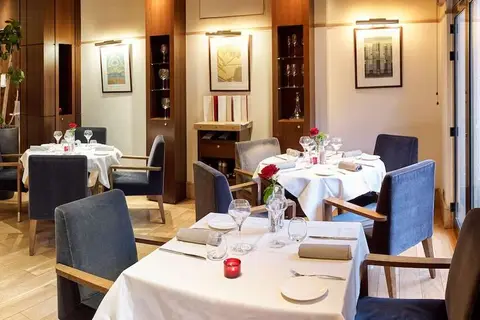 Grand Hotel Champs Elysees in Parijs, foto 11