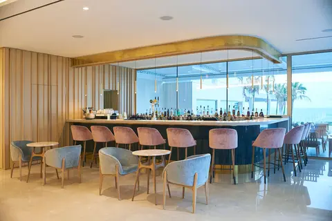 Sunrise Jade Hotel in Παραλίμνι — foto 10