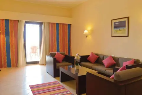 Viva Blue Resort & Diving in Coraya Divers Naga Bay — foto 27