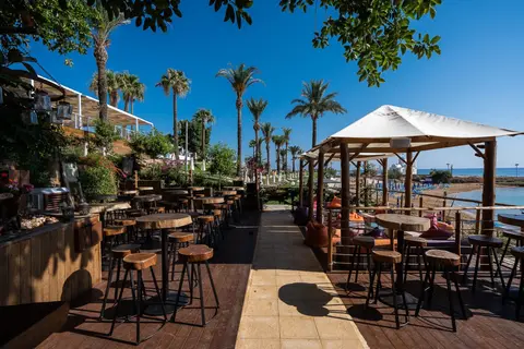 The Golden Coast Beach Hotel in Παραλίμνι — foto 2