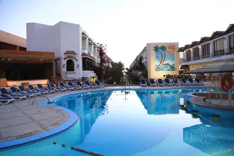 Minamark Beach Resort in Hurghada