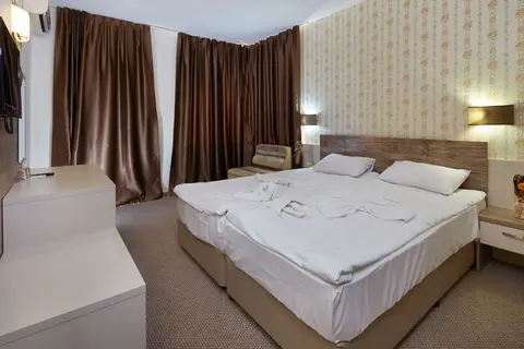 Hotel Lira in Несебър — foto 4