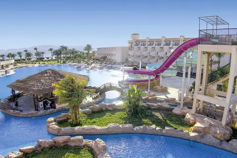 V Grand Beach Resort Sahl Hasheesh in Beach Bar
