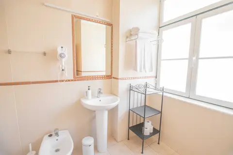 Grande Pensão Residencial Alcobia in Almada — foto 14