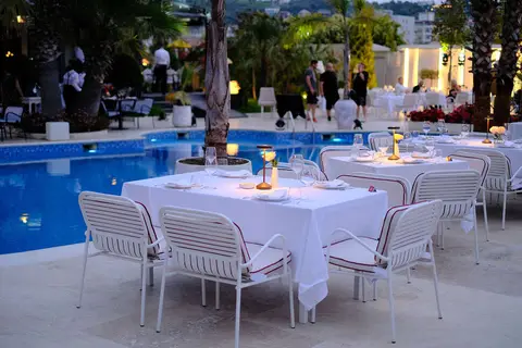 Flower Hotel in Golem, foto 8