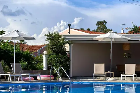 Seaside Resorts in Δημοτική Ενότητα Λευκιμμαίων — foto 15