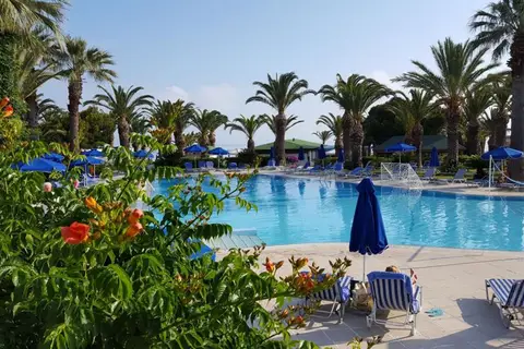 Hotel Blue Horizon Beach Resort in Ιαλυσός