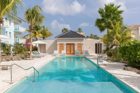 Dolphin Suites Hotel in Willemstad — foto 2