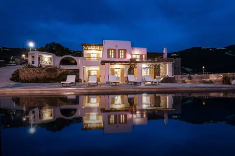 Anerousses Mykonian Traditional Houses in Agios Stefanos