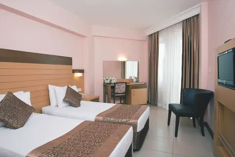 Remi Hotel in Cleopatra beach — foto 4
