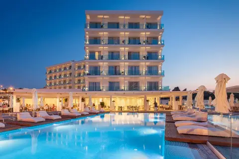 The Blue Ivy Hotel & Suites in Παραλίμνι — foto 25