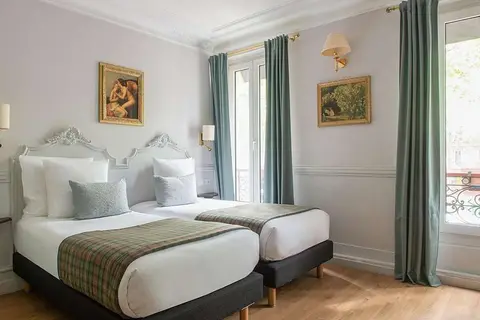 Hotel de la Porte Doree in Parijs — foto 3