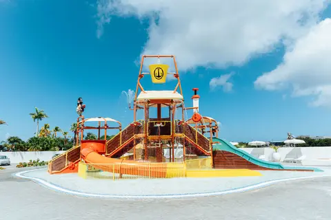 Fly & Go Mangrove Beach Corendon, Curio by Hilton in Willemstad, foto 49