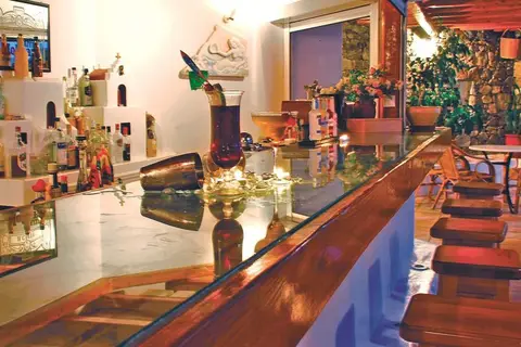 Kamari Hotel in Πλατύς Γιαλός — foto 6