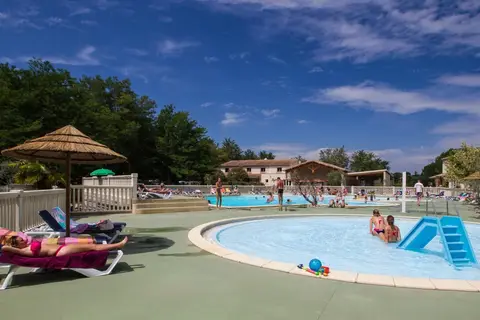 Camping La Grand Terre in Ruoms